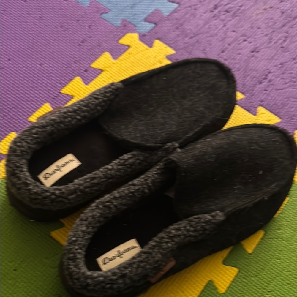 11-12 size large Dearfoams man slippers